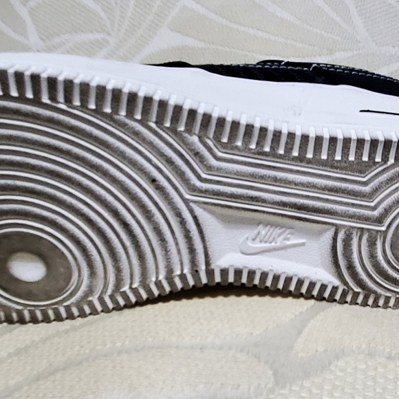 Nike sneakers - Picture 3 of 3